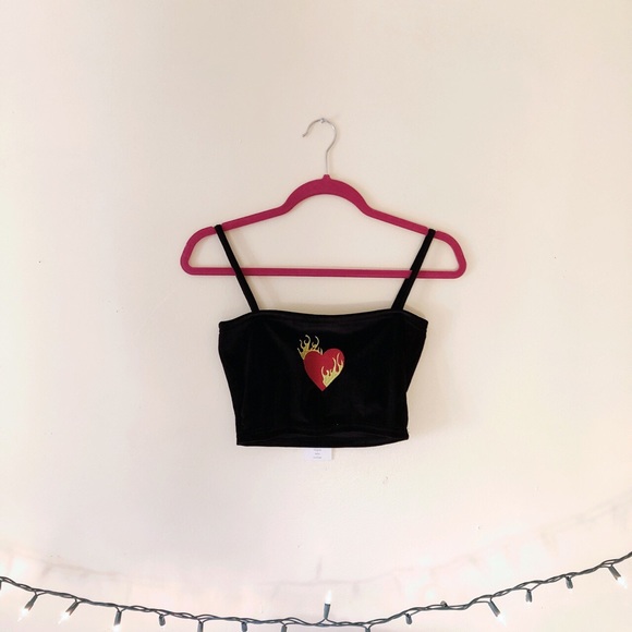 Tops - black velvet flaming heart tank crop top 🔥